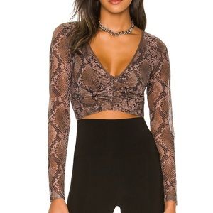 h:ours | Minju Long Sleeve Mesh Snake Print Crop Top
